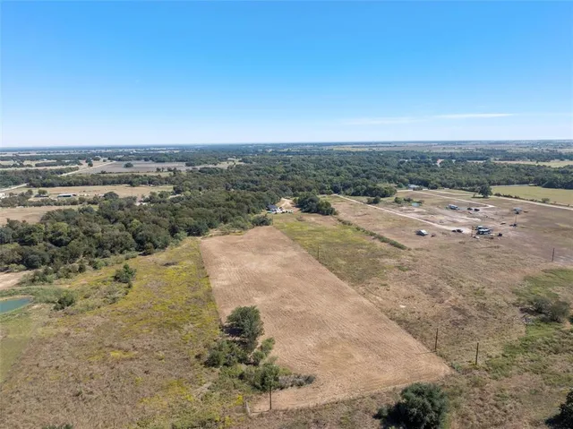 $164,900 | 6.754 County Road 473, Lott, TX 76656