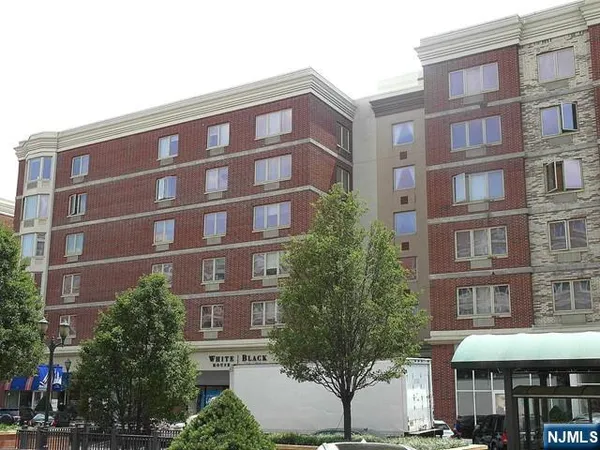 $2,695 | 5107 City Place, Unit 5107, Edgewater, NJ 07020