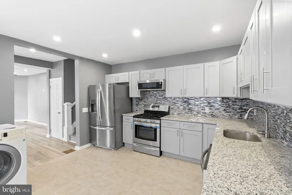 $1,800 | 51 Lewis Avenue, Unit B, Lansdowne, PA 19050