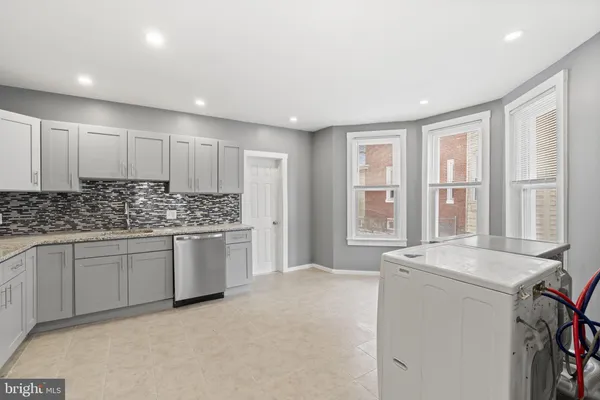 $1,800 | 51 Lewis Avenue, Unit B, Lansdowne, PA 19050