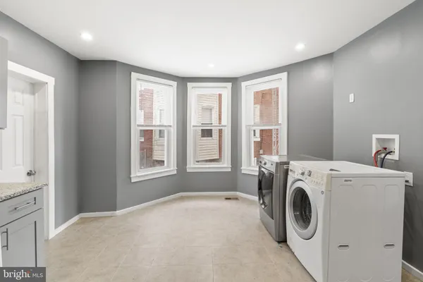 $1,800 | 51 Lewis Avenue, Unit B, Lansdowne, PA 19050