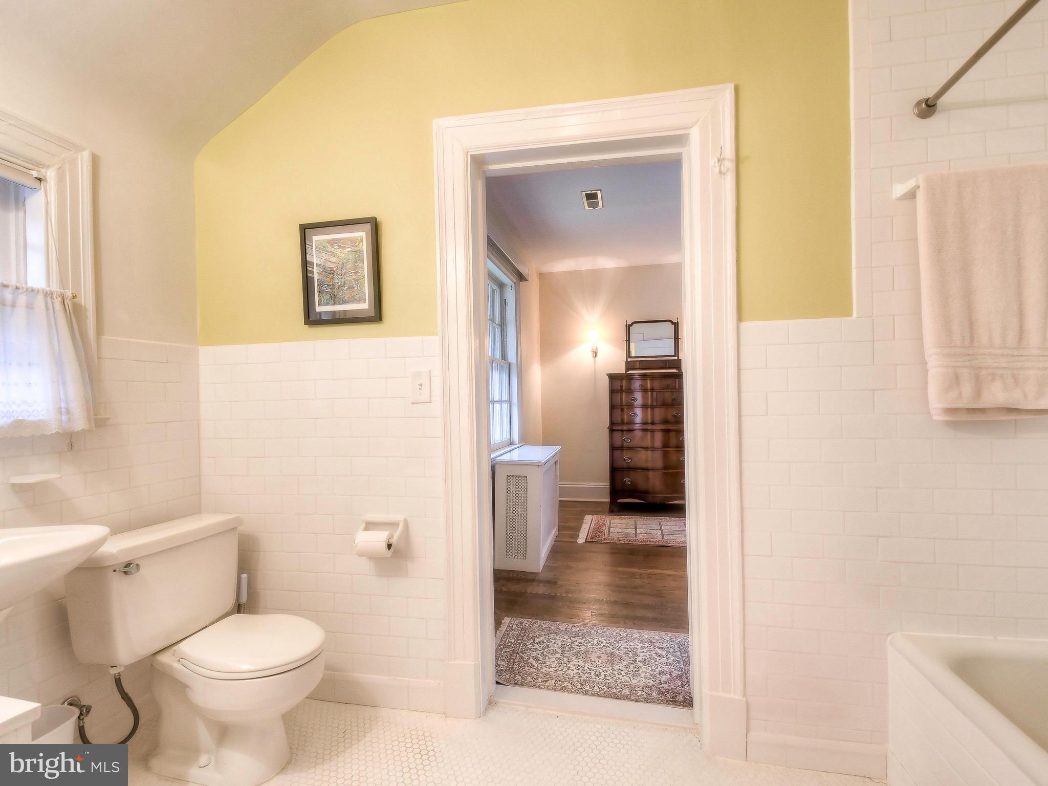 610 Somerset Road, Unit 302 Baltimore, MD 21210 - Photo 29 of 39 Bathroom