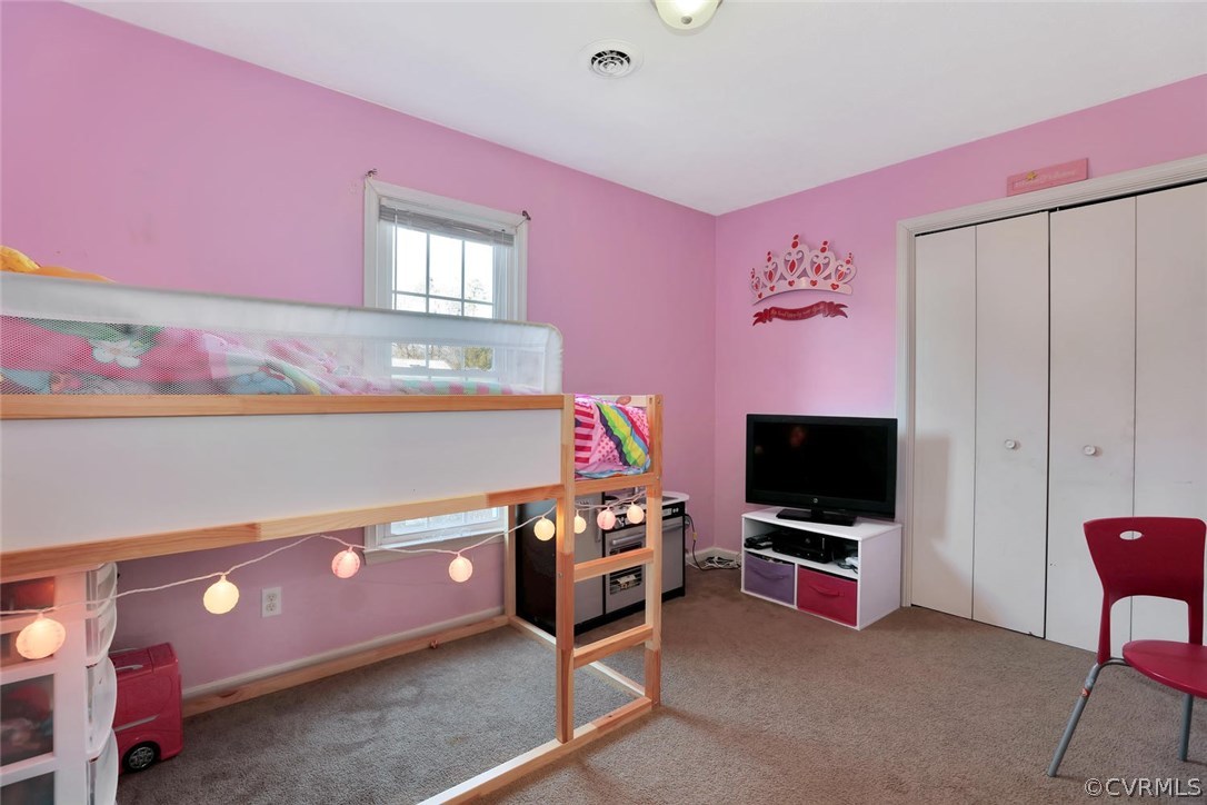9905 Brenspark Road Chesterfield, VA 23832 - Photo 11 of 19 a room with furniture and flat screen tv