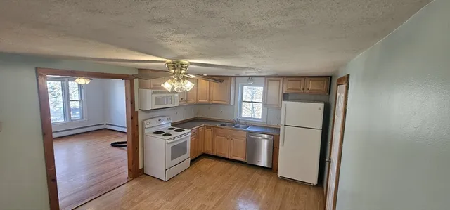 $2,100 | 123 Scott Street, Unit 2, Attleboro, MA 02703