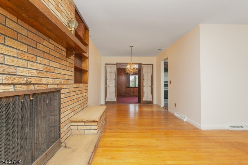 44 Adelphia Road Parsippany, NJ 07054 - Photo 10 of 32