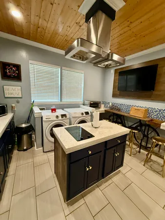 $1,900 | 2312 37th Street, Galveston, TX 77550