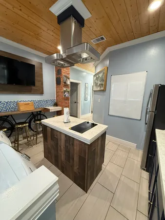 $1,900 | 2312 37th Street, Galveston, TX 77550