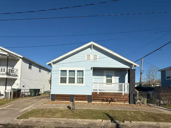 $1,900 | 2312 37th Street, Galveston, TX 77550