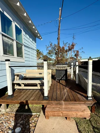 $1,900 | 2312 37th Street, Galveston, TX 77550