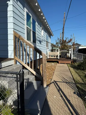 $1,900 | 2312 37th Street, Galveston, TX 77550