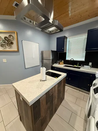 $1,900 | 2312 37th Street, Galveston, TX 77550