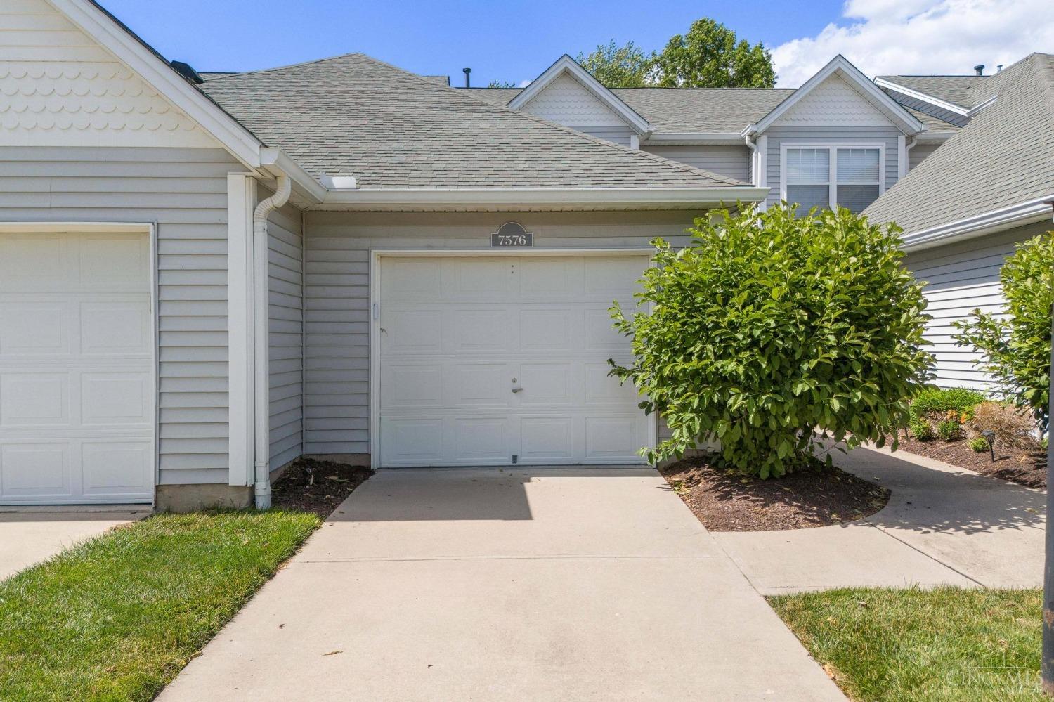 7576 Lake Pointe Maineville, OH 45039 - Photo 2 of 35