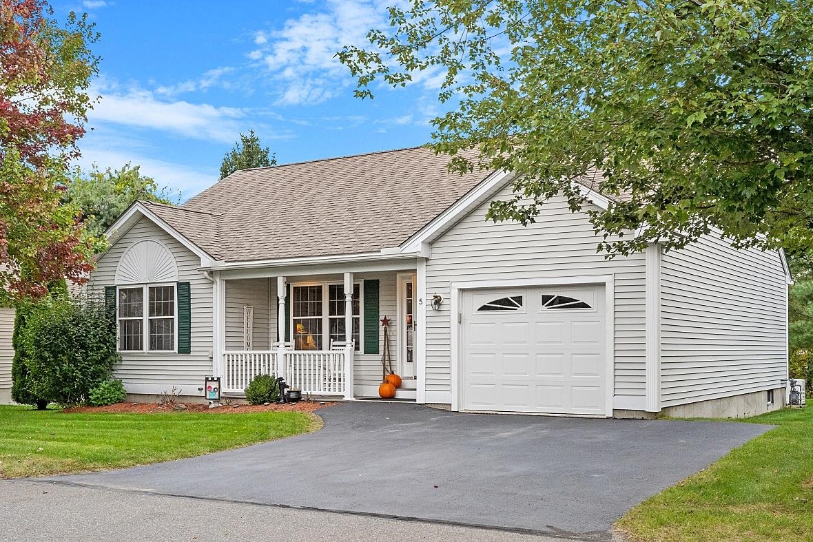 5 Madeleine Court Hudson, NH 03051 - Photo 2 of 31