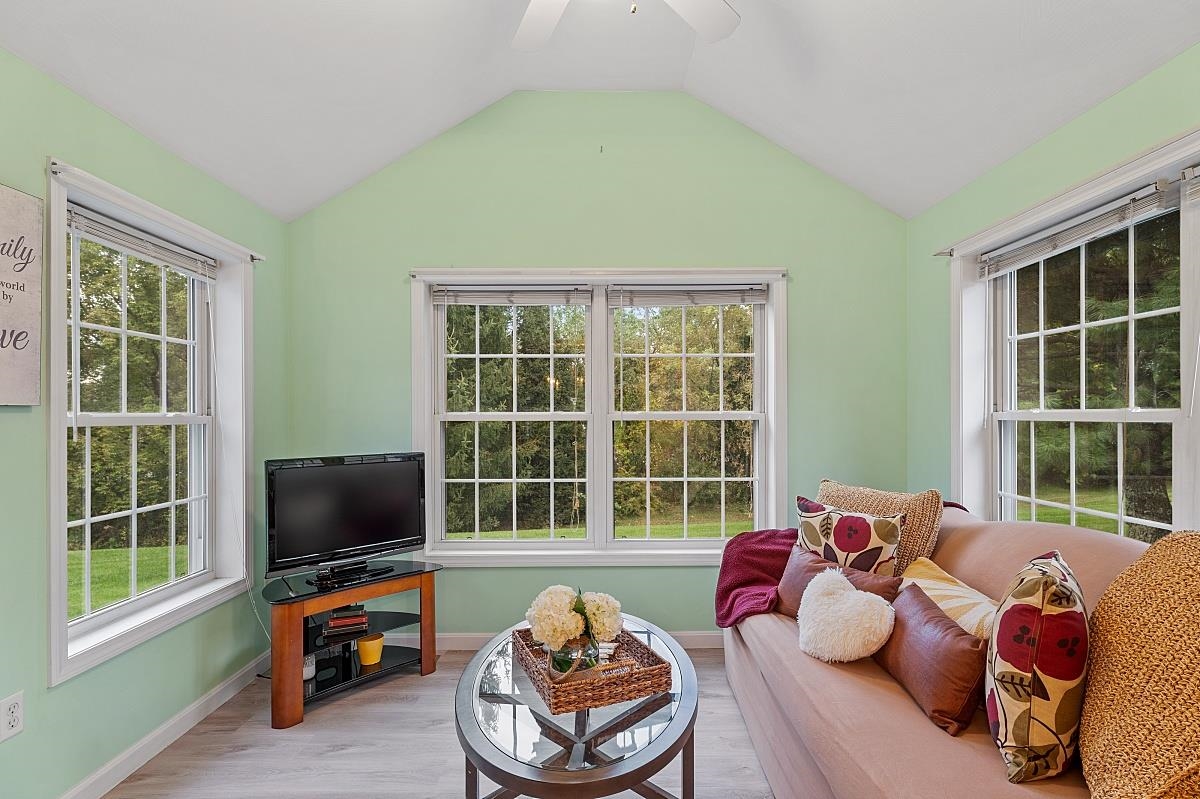 5 Madeleine Court Hudson, NH 03051 - Photo 9 of 31