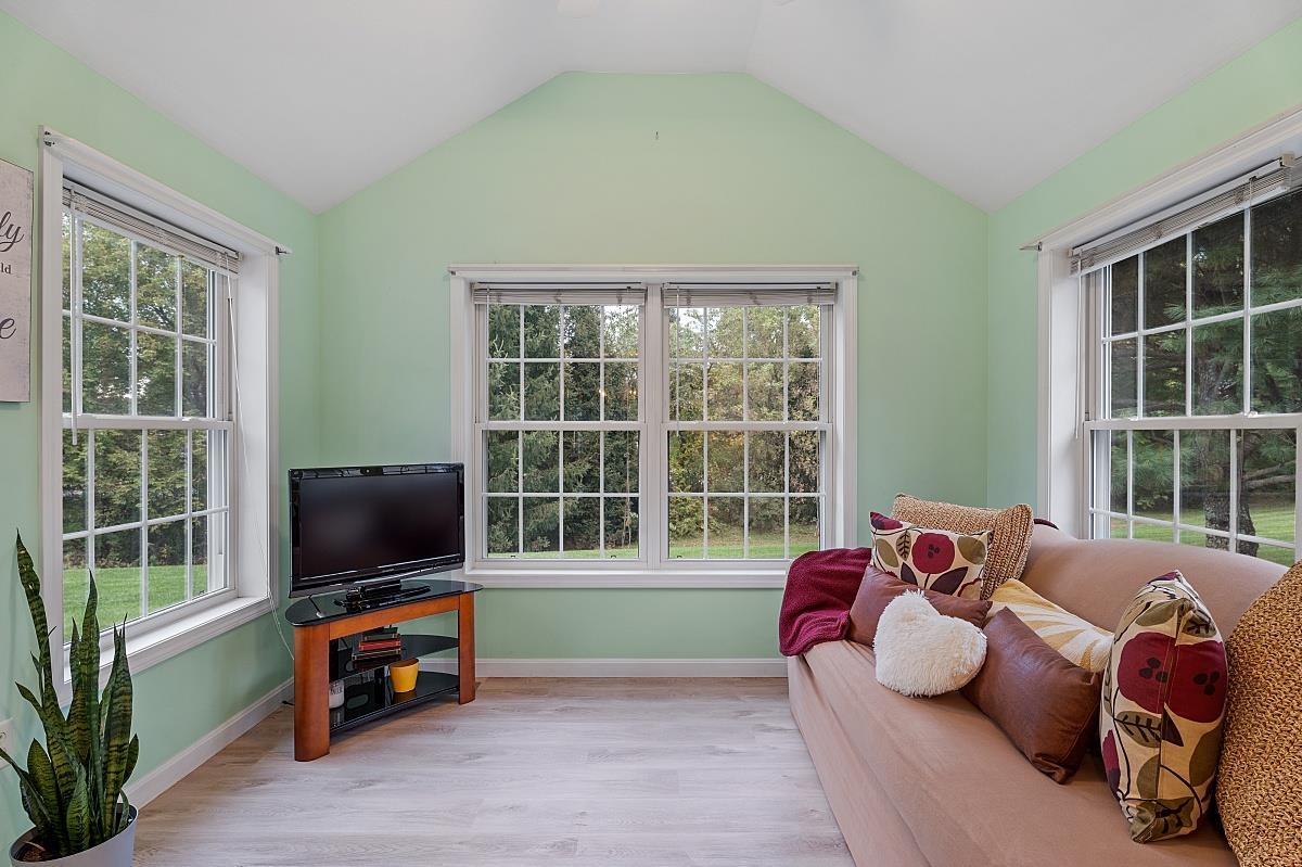 5 Madeleine Court Hudson, NH 03051 - Photo 10 of 31