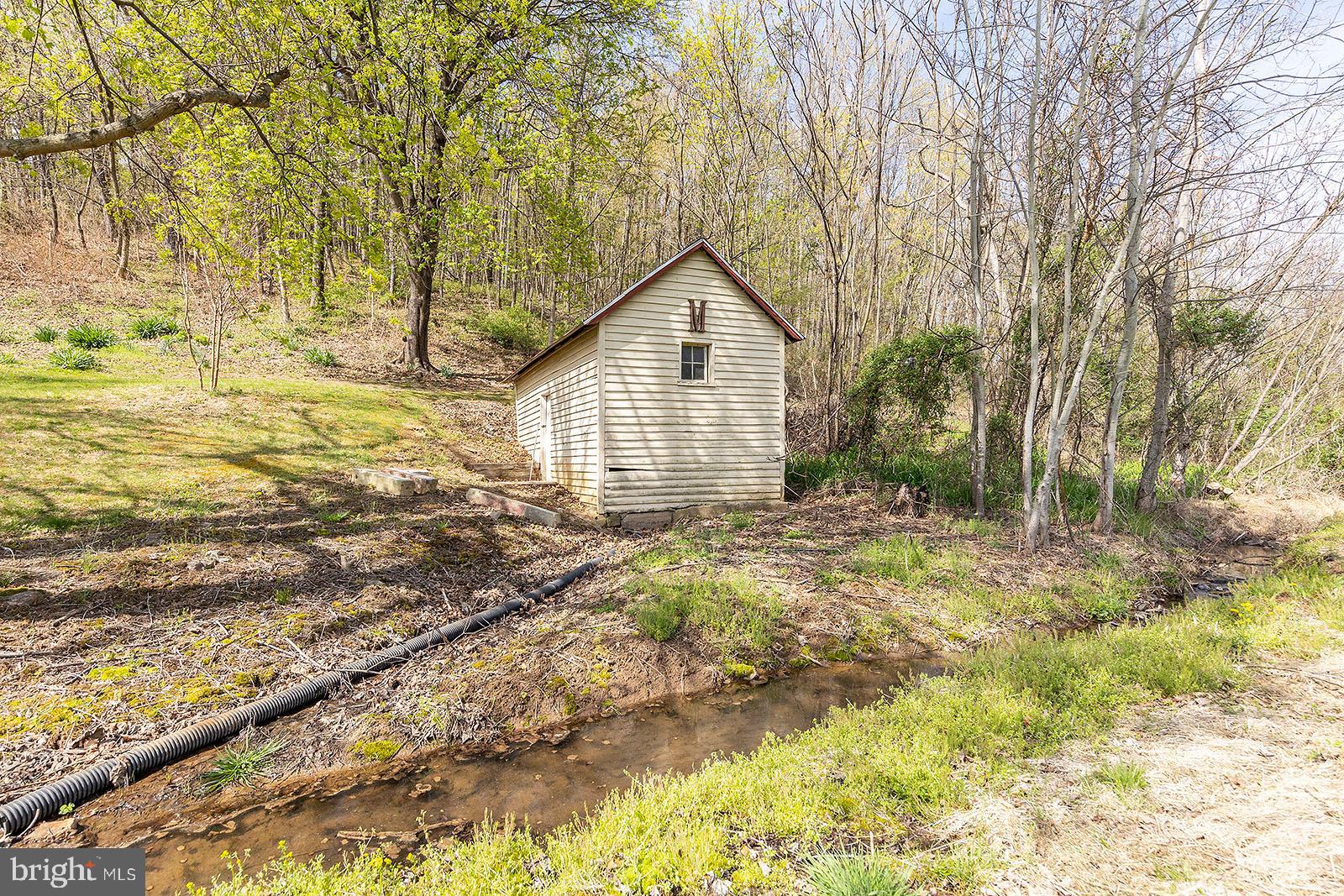 136 Gough Road Winchester, VA 22602 - Photo 31 of 34 Spring house