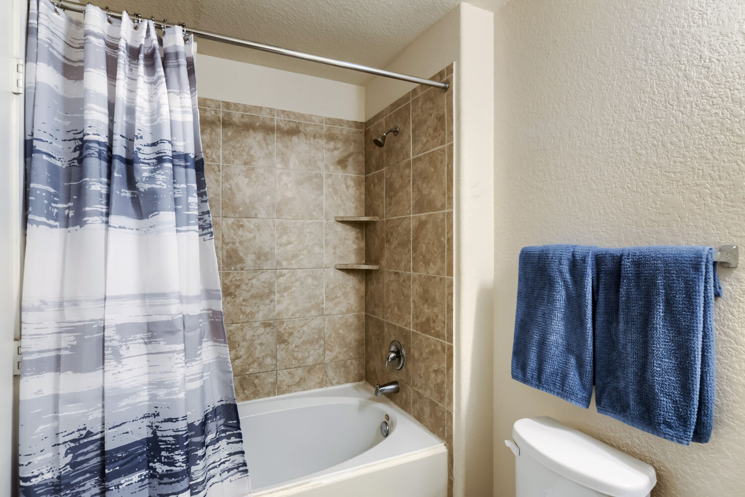 7216 Razors Edge Drive Austin, TX 78744 - Photo 17 of 36