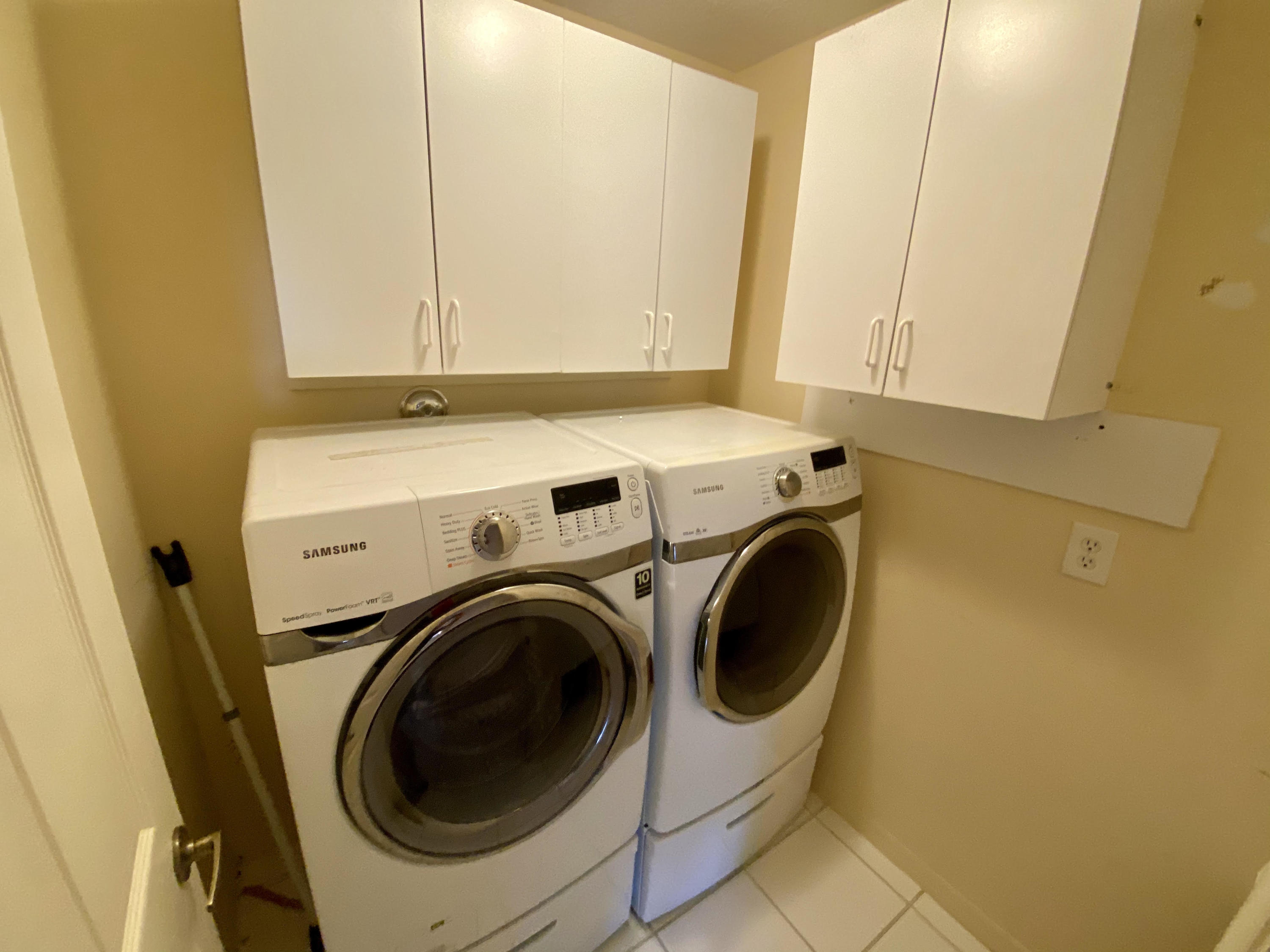 8059 Via Hacienda Riviera Beach, FL 33418 - Photo 12 of 18 Laundry