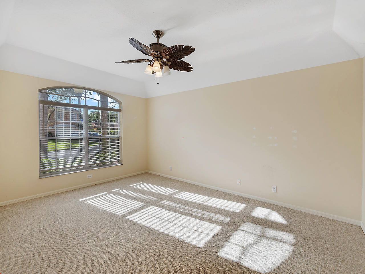 8059 Via Hacienda Riviera Beach, FL 33418 - Photo 5 of 18 Den