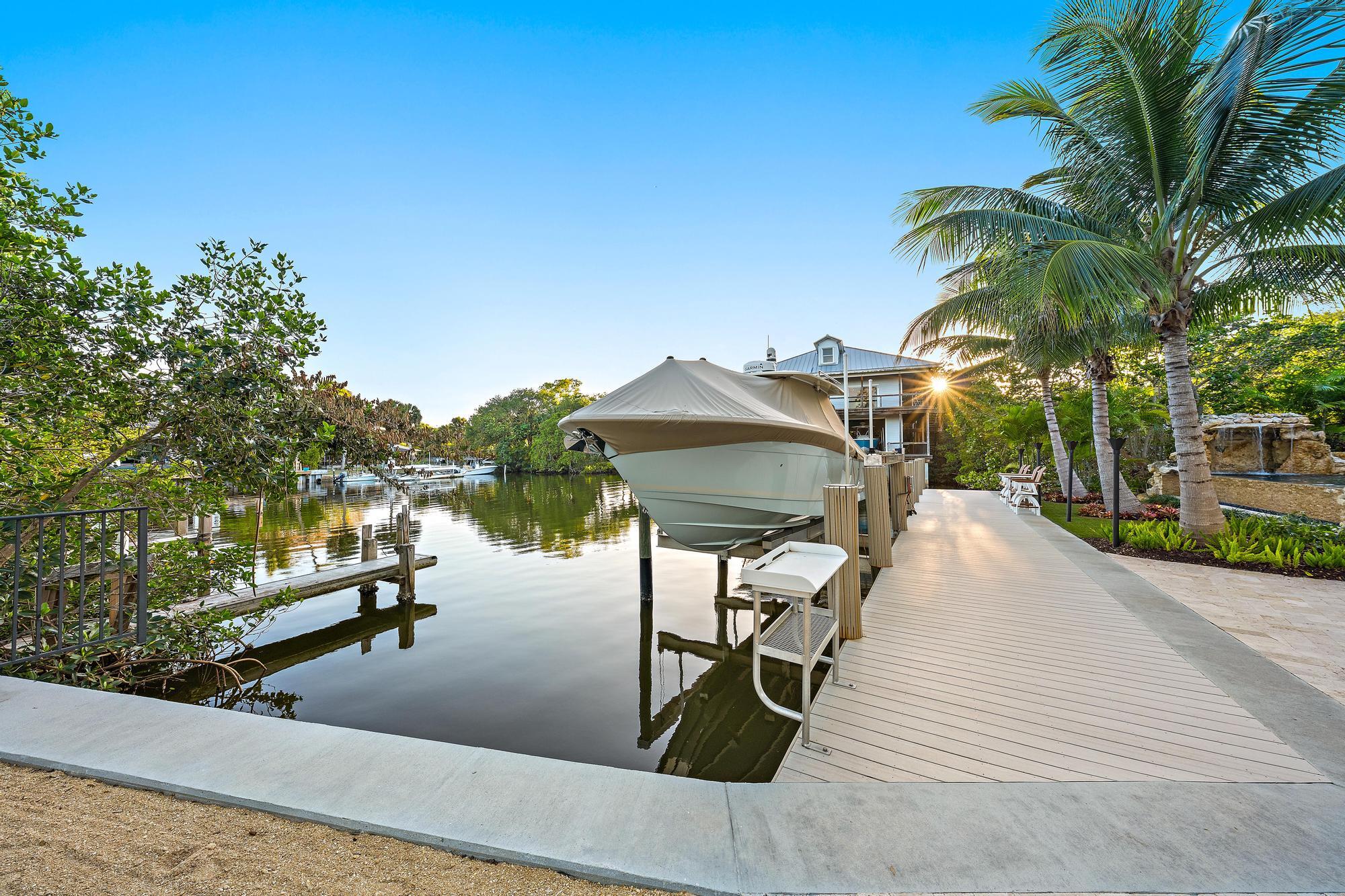 942 Pompano Drive Jupiter, FL 33458 - Photo 3 of 70 942 Pompano Dr-2