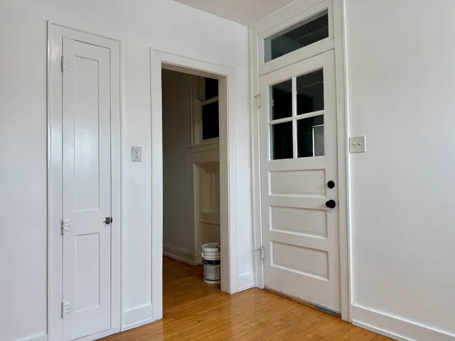 $2,200 | 2125 Wesley Avenue, Unit 2, Berwyn, IL 60402