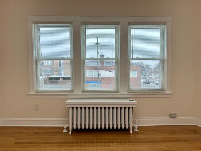 $2,200 | 2125 Wesley Avenue, Unit 2, Berwyn, IL 60402