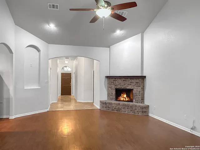 $2,000 | 845 Mesa Verde, Schertz, TX 78154