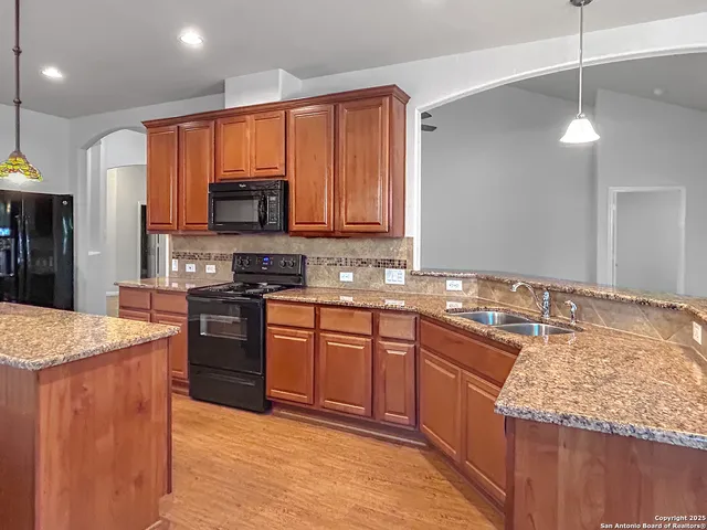 $2,000 | 845 Mesa Verde, Schertz, TX 78154