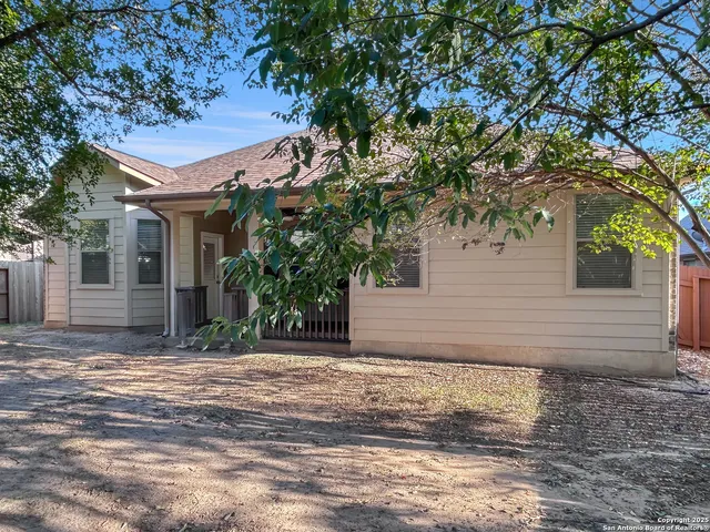 $2,000 | 845 Mesa Verde, Schertz, TX 78154