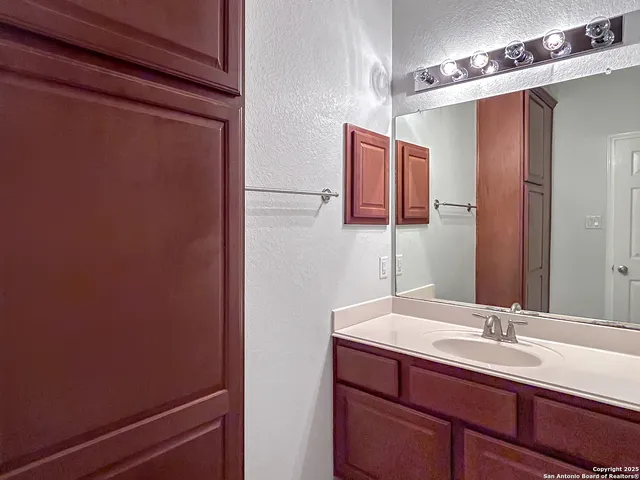 $2,000 | 845 Mesa Verde, Schertz, TX 78154