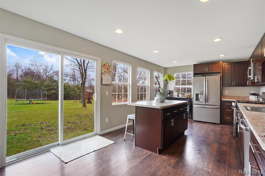 7269 Brophy Road Howell, MI 48855 - Photo 7 of 23