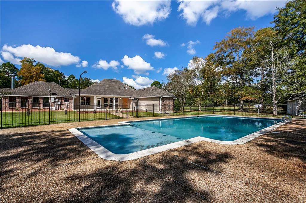 17140 Bomoka Road Covington, LA 70435 - Photo 10 of 17 Gallery Image 10