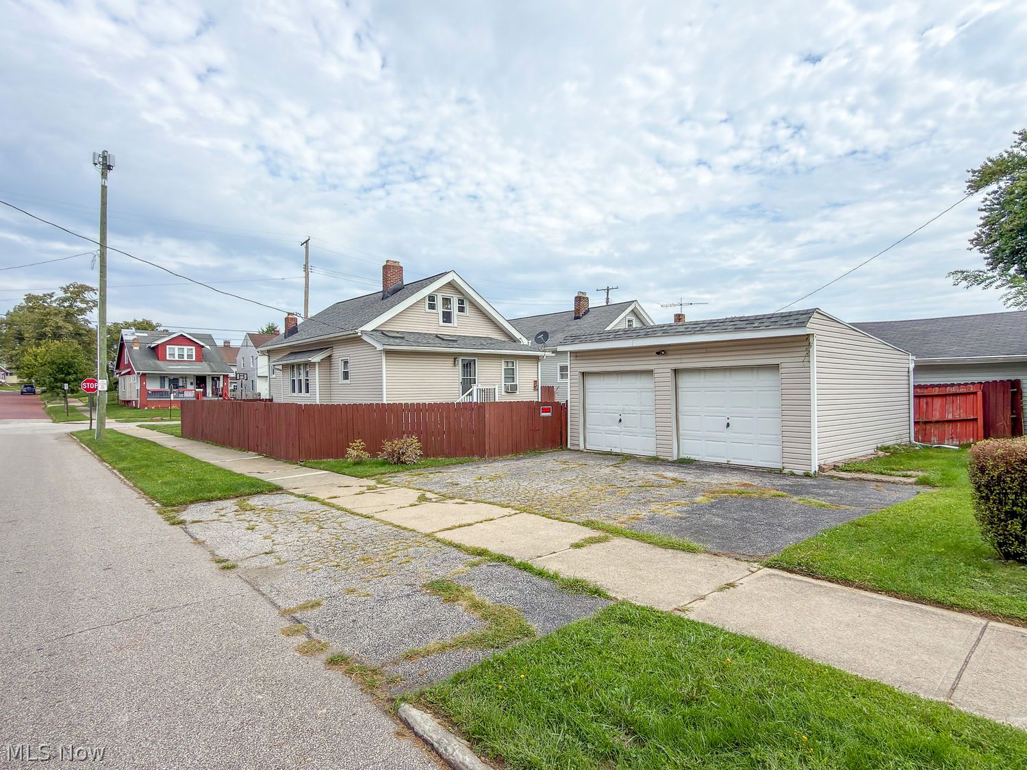 12721 North Road Cleveland, OH 44111 - Photo 3 of 30 Gallery Image 3