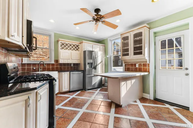 $949,000 | 6036 Liebig Avenue | North Riverdale