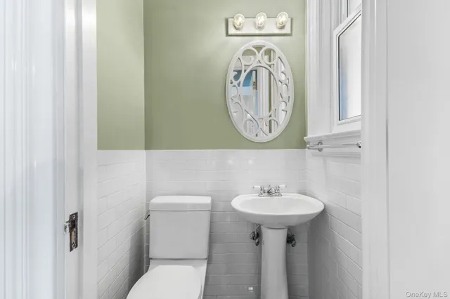 $949,000 | 6036 Liebig Avenue | North Riverdale