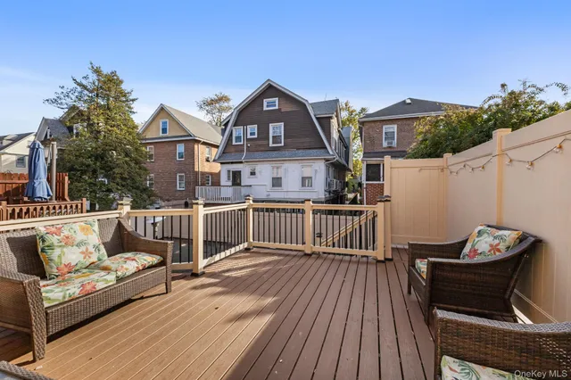 $949,000 | 6036 Liebig Avenue | North Riverdale