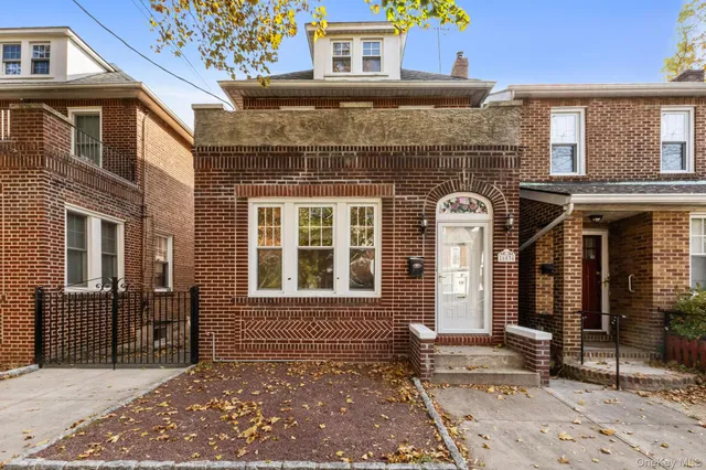 $949,000 | 6036 Liebig Avenue | North Riverdale