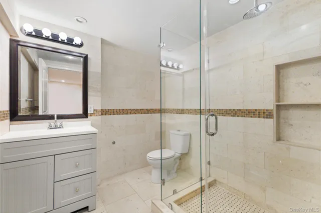 $949,000 | 6036 Liebig Avenue | North Riverdale