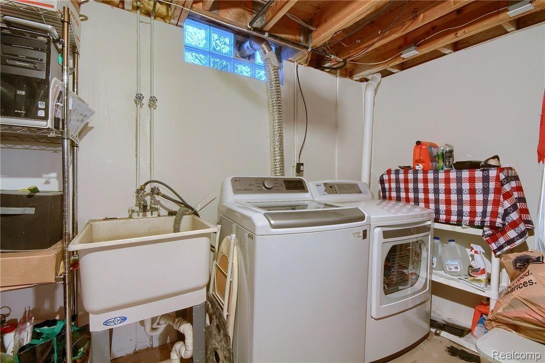 24683 Pheasant Run Road Flat Rock, MI 48134 - Photo 26 of 30 26-Laundry Room.jpg