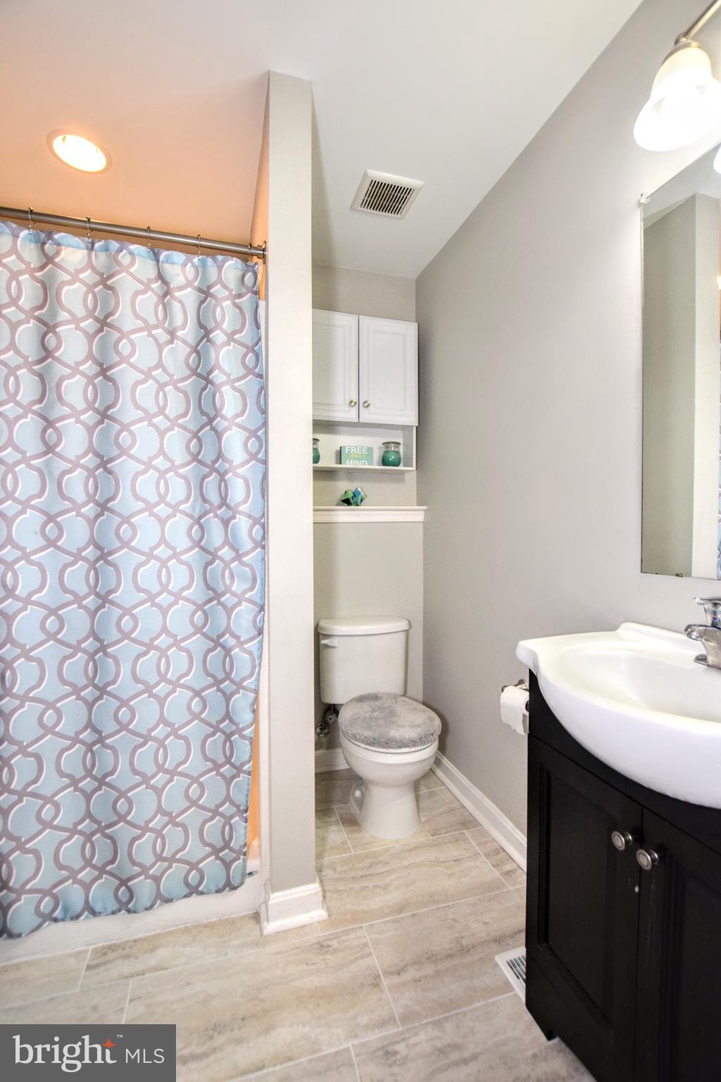 312 Laburnum Road Edgewood, MD 21040 - Photo 18 of 25 Spacious Master BR w/ Walk in Closet, Full BA!