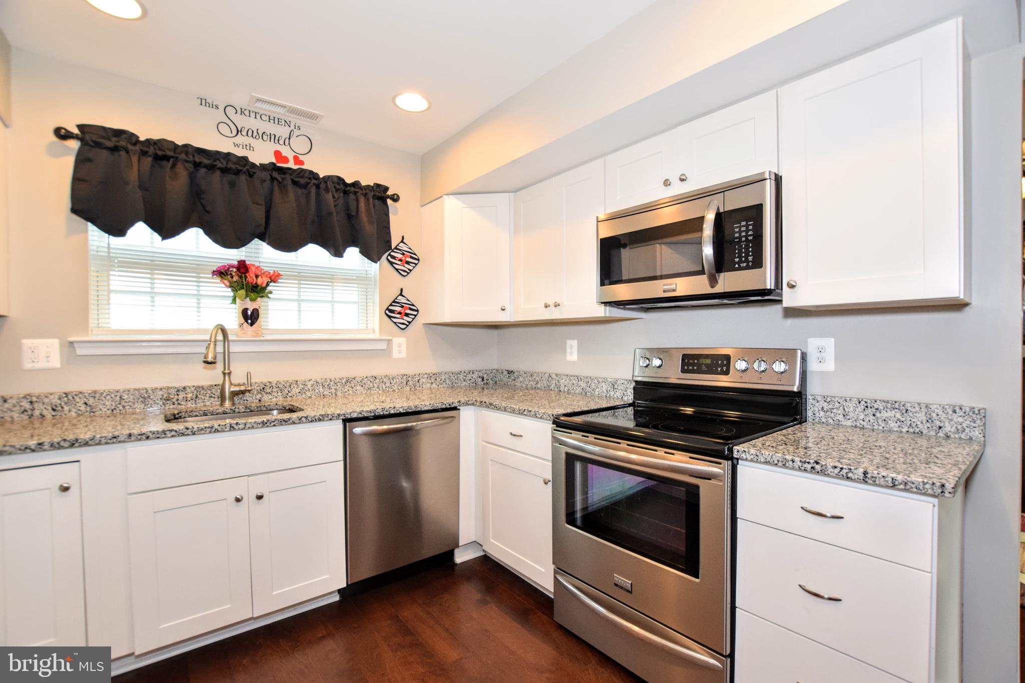 312 Laburnum Road Edgewood, MD 21040 - Photo 10 of 25 Stainless, Granite, White Cabs!!
