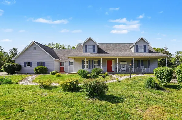 $789,000 | 22680 Davis Lake Street, Edwardsburg, MI 49112