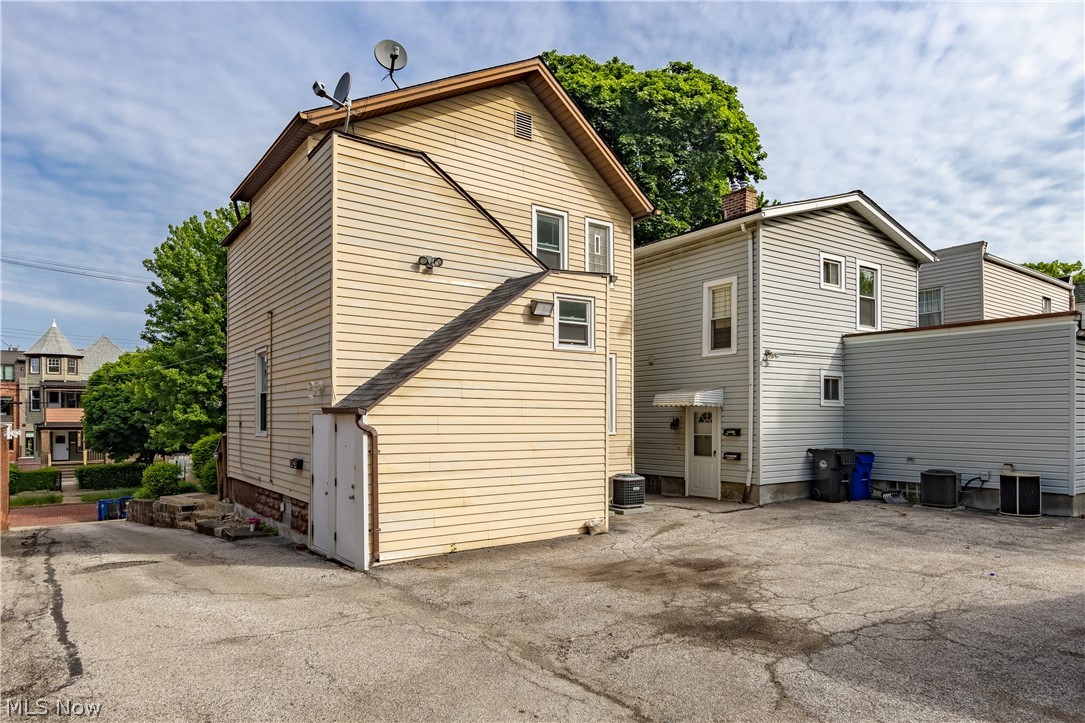 2155-2159 Murray Hill Road Cleveland, OH 44106 - Photo 32 of 33 Gallery Image 32
