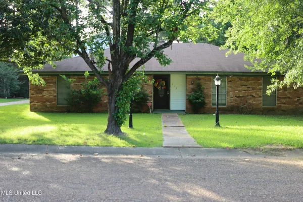 $137,000 | 219 Lake Cove Drive, Jackson, MS 39212