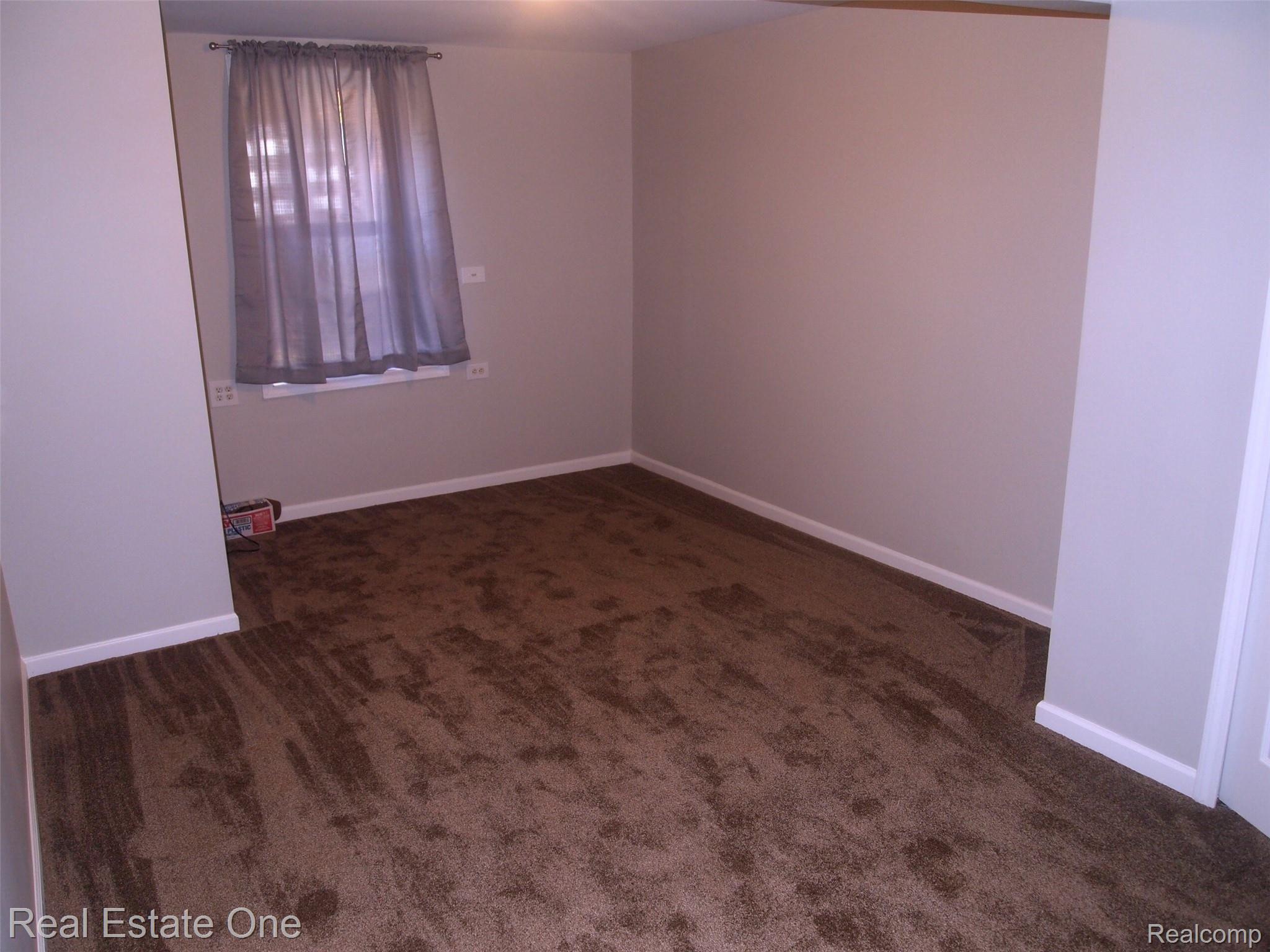 2105 Lone Tree Road Milford, MI 48380 - Photo 13 of 25 P1018388.JPG