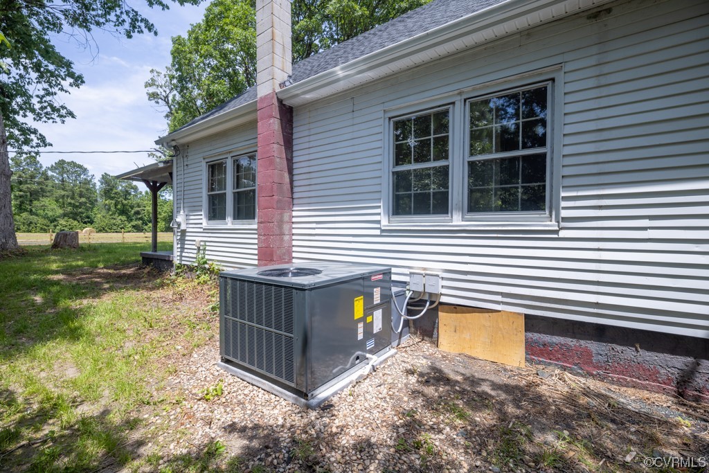 1710 Indian Oak Road Crewe, VA 23930 - Photo 4 of 28 Gallery Image 4