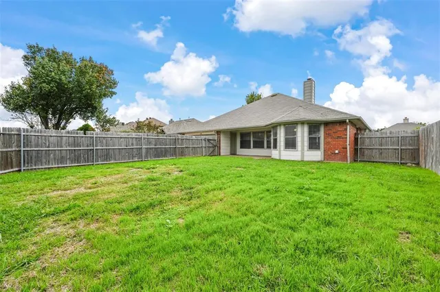 $2,300 | 2338 Stillwater Drive, Mesquite, TX 75181