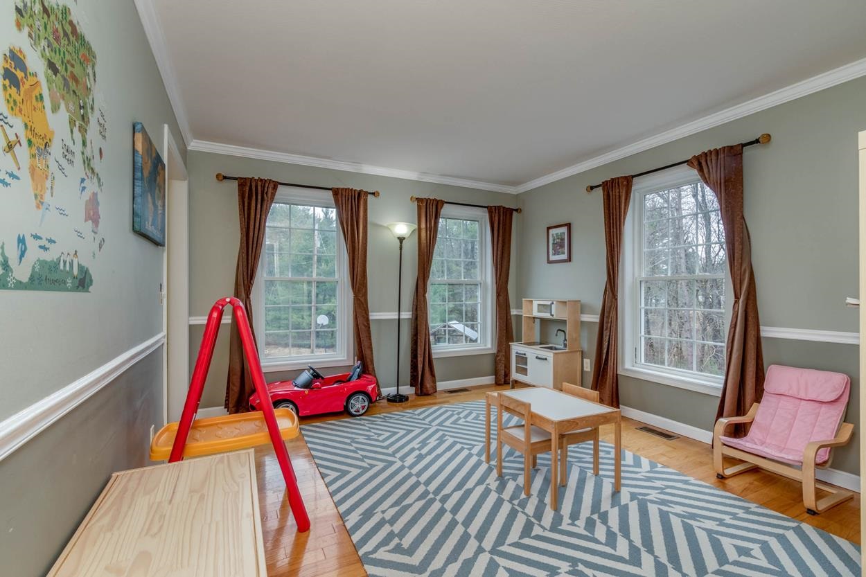 51 Raymond Road Deerfield, NH 03037 - Photo 13 of 34