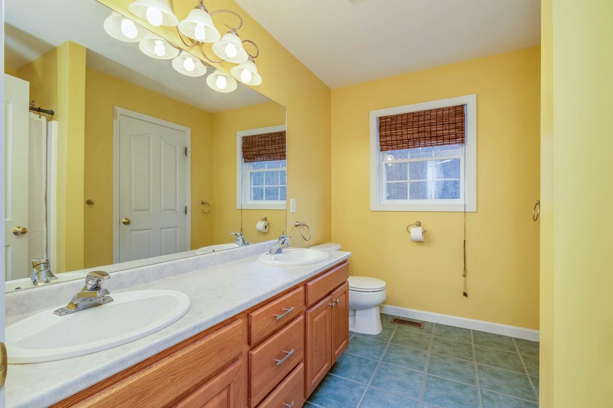 51 Raymond Road Deerfield, NH 03037 - Photo 18 of 34