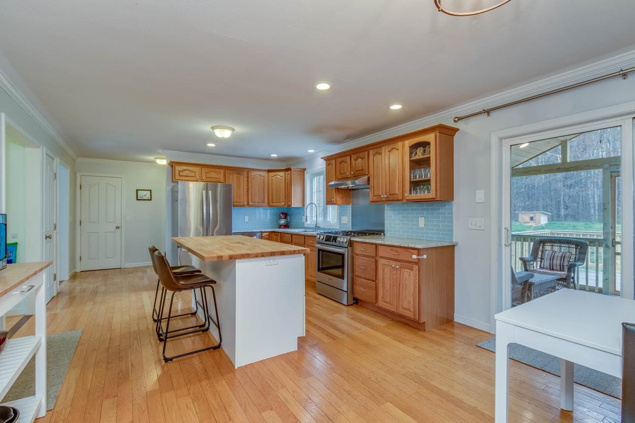 51 Raymond Road Deerfield, NH 03037 - Photo 3 of 34